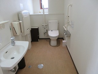 トイレ内部2