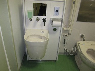 トイレ内部2