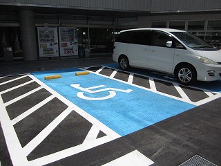 車いす対応駐車場