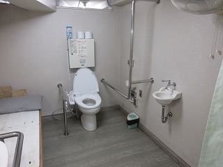 トイレ内部1