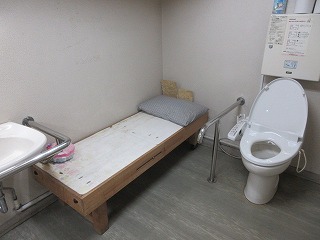 トイレ内部2