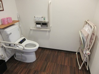 トイレ内部2