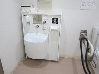 トイレ内部2