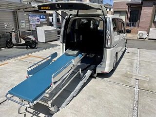 ストレッチャー