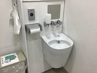 トイレ内部2