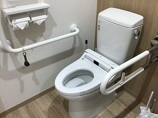トイレ内部1