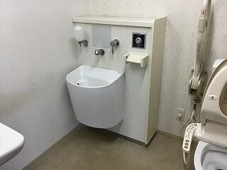 トイレ内部2