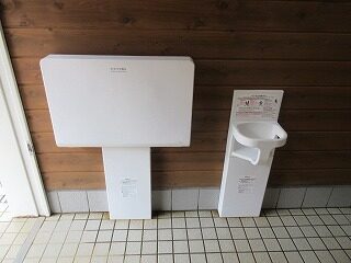 トイレ内部2