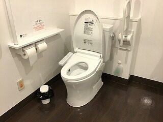 トイレ内部1