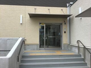施設入口