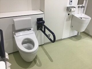 トイレ内部1