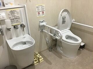 トイレ内部1