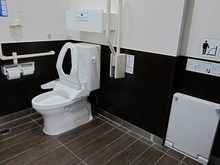トイレ内部2