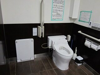 トイレ内部1