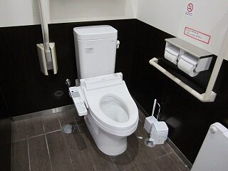トイレ内部1