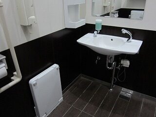 トイレ内部2
