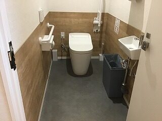 トイレ内部1