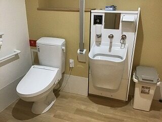 トイレ内部1