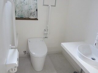 トイレ内部1