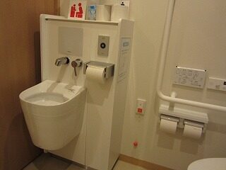 トイレ内部1