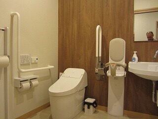 トイレ内部2