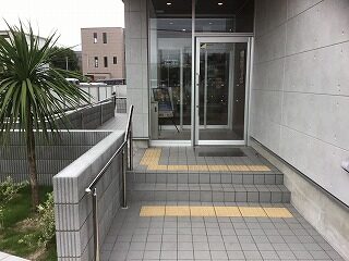 施設入口