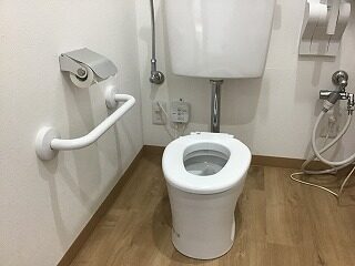 トイレ内部2
