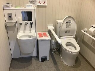 トイレ内部1