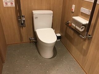 トイレ内部1