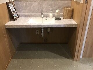 トイレ内部2